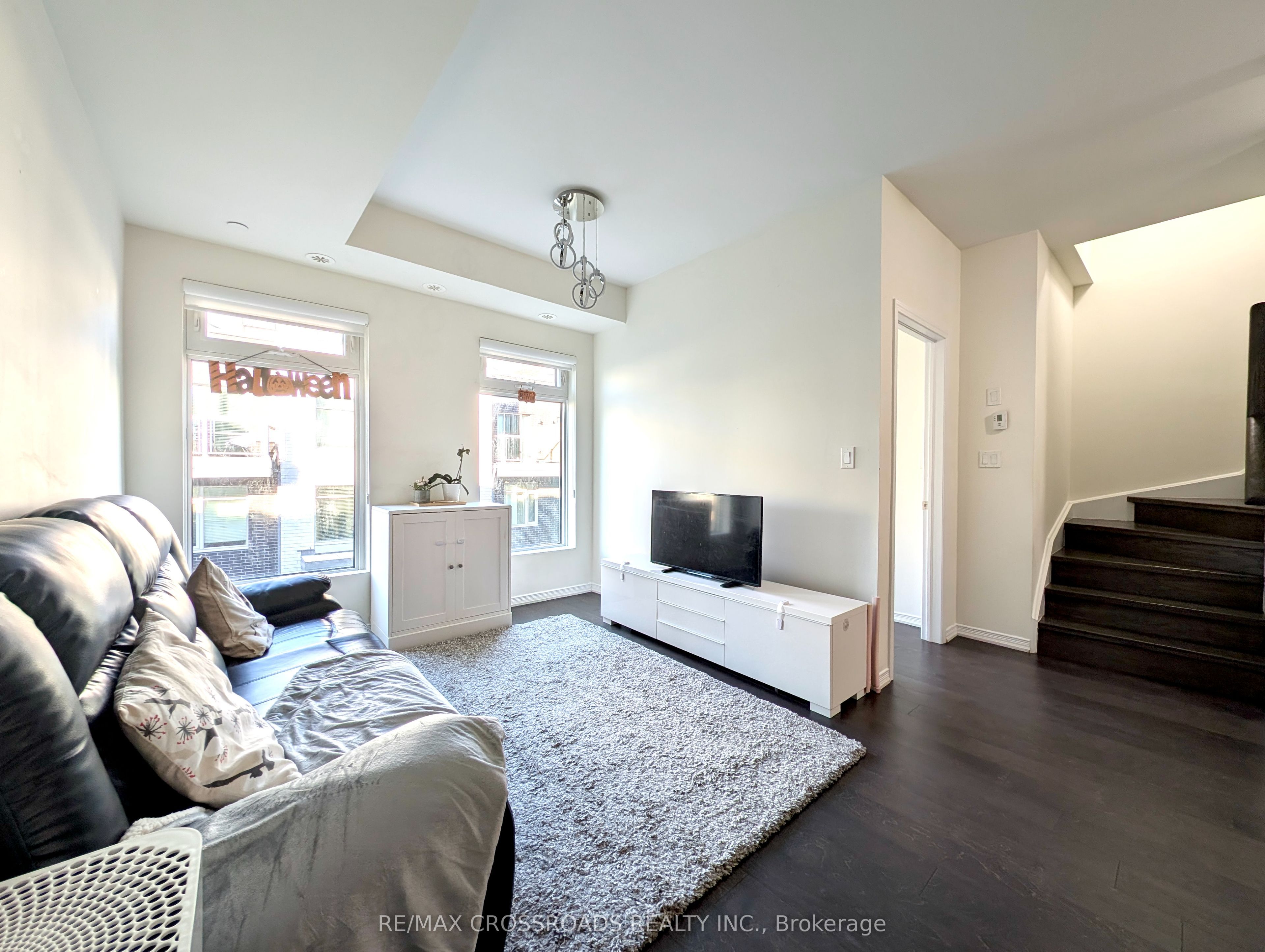 MLS #W12484321 image #10