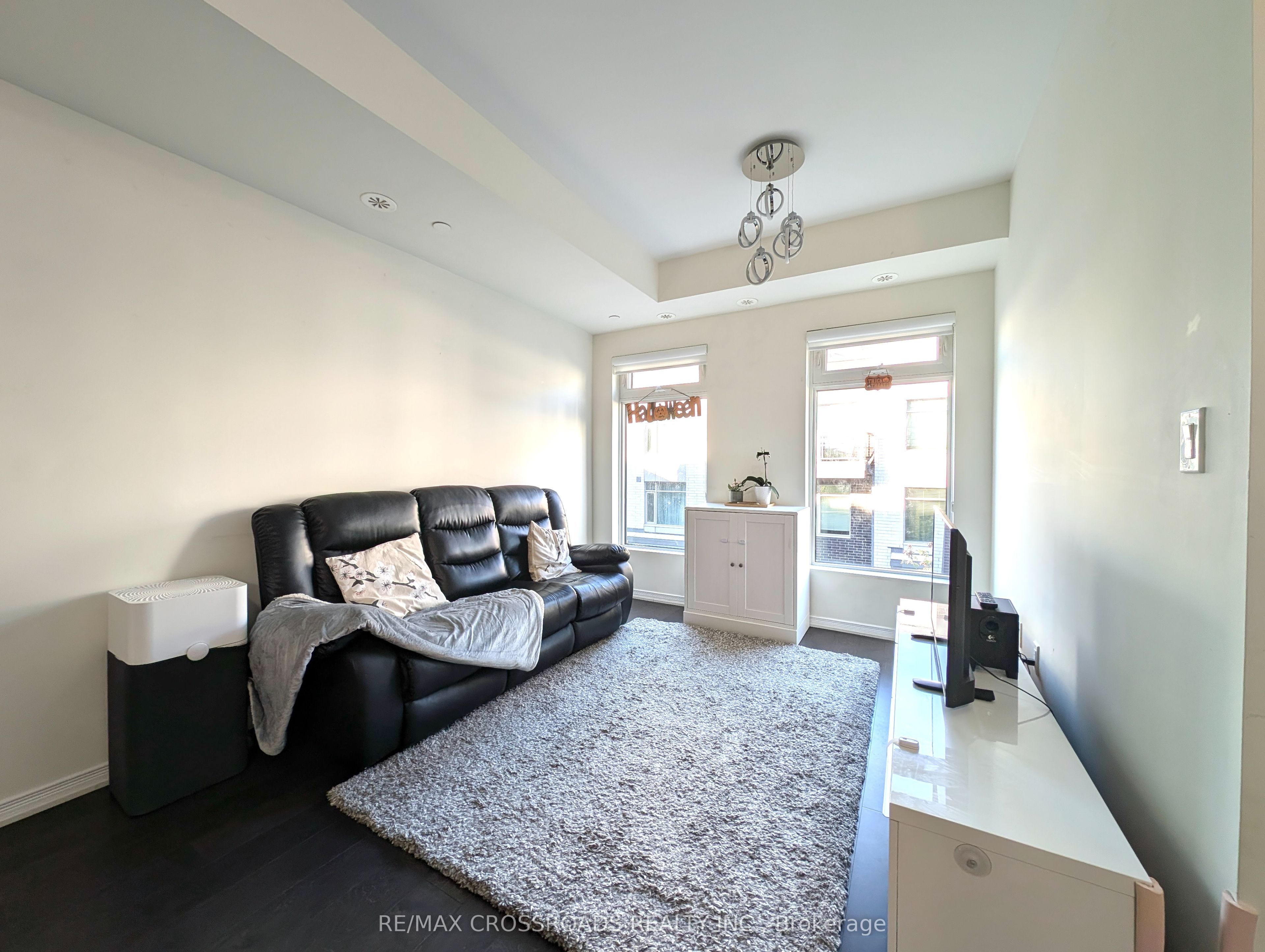 MLS #W12484321 image #4