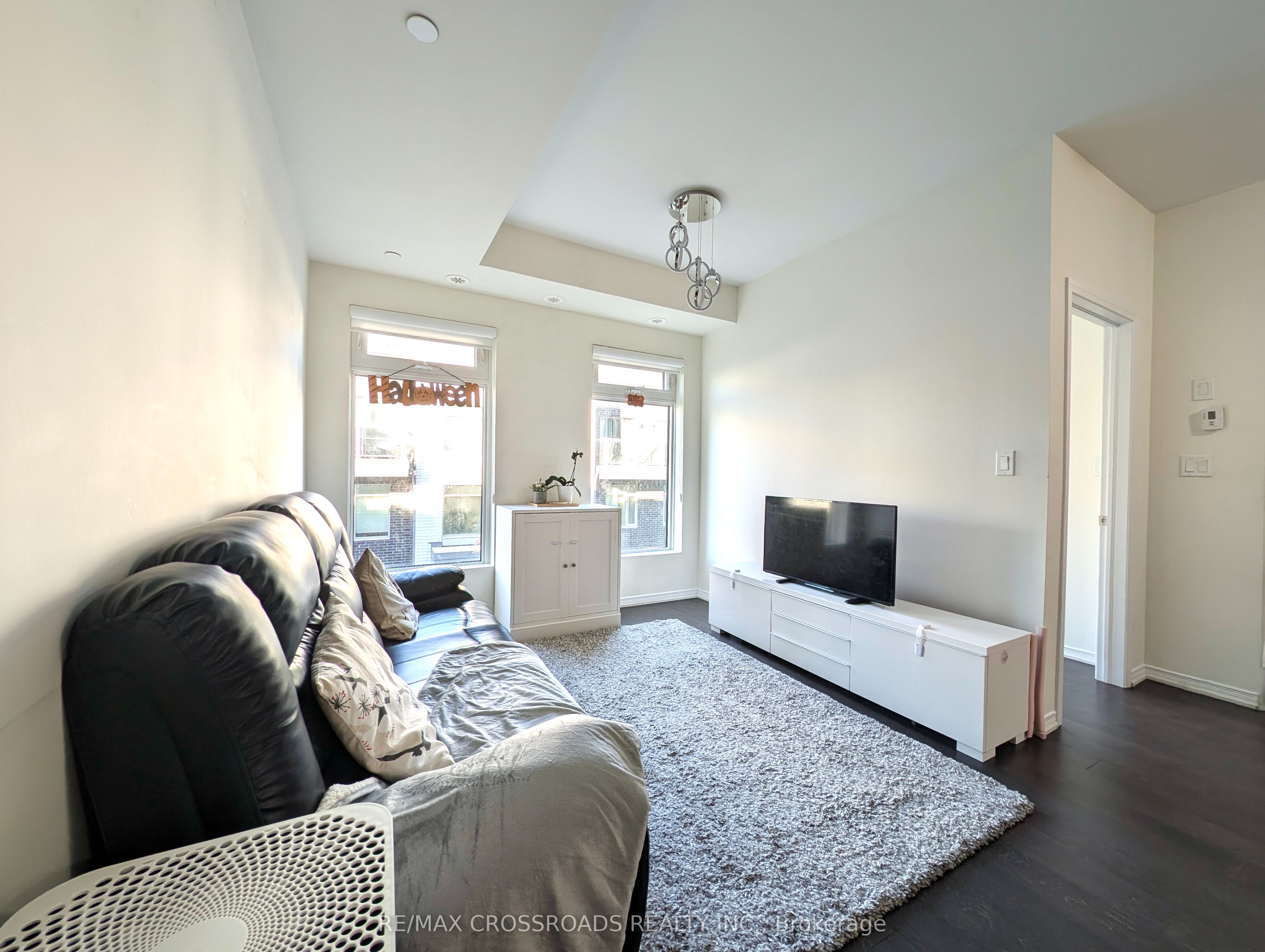 MLS #W12484321 image #5