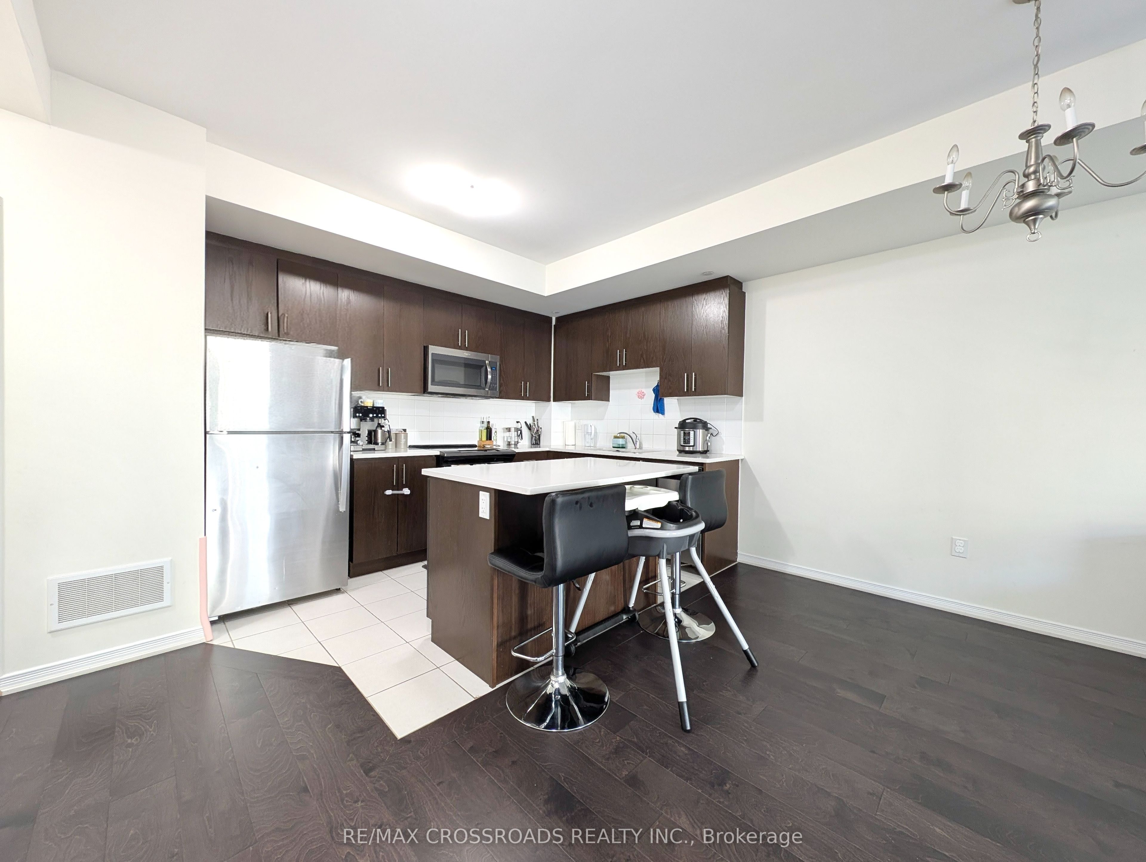 MLS #W12484321 image #7