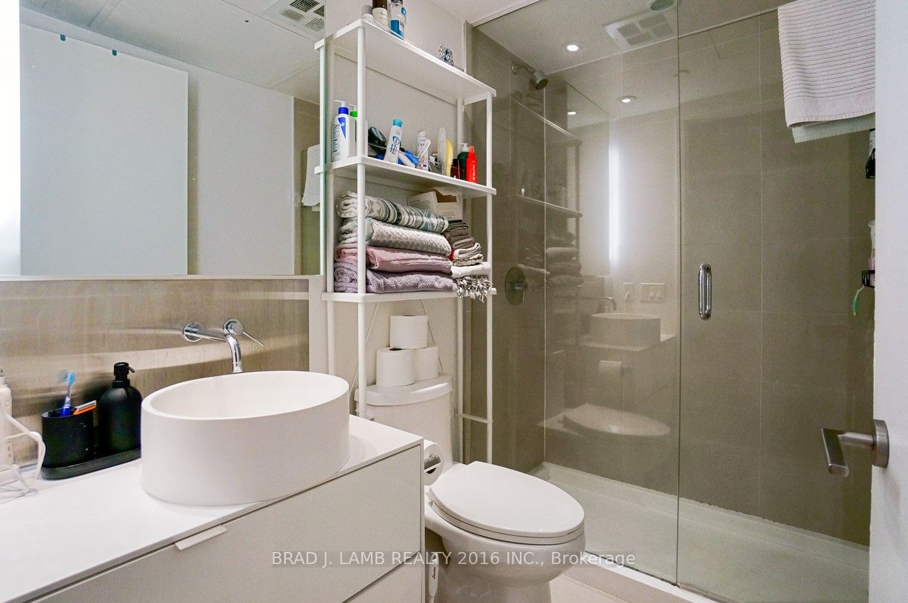 MLS #W12484538 image #12