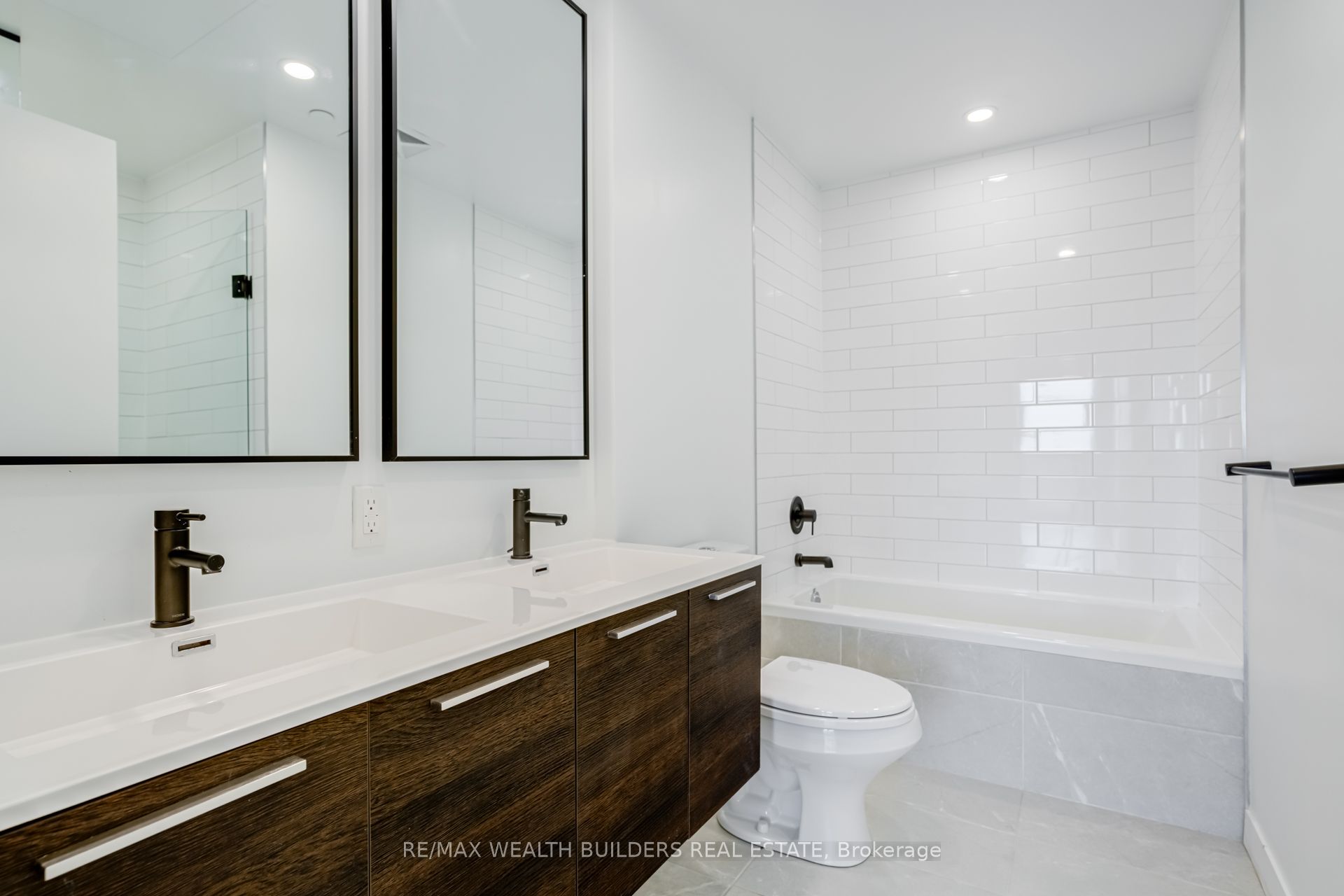 MLS #W12485598 image #17