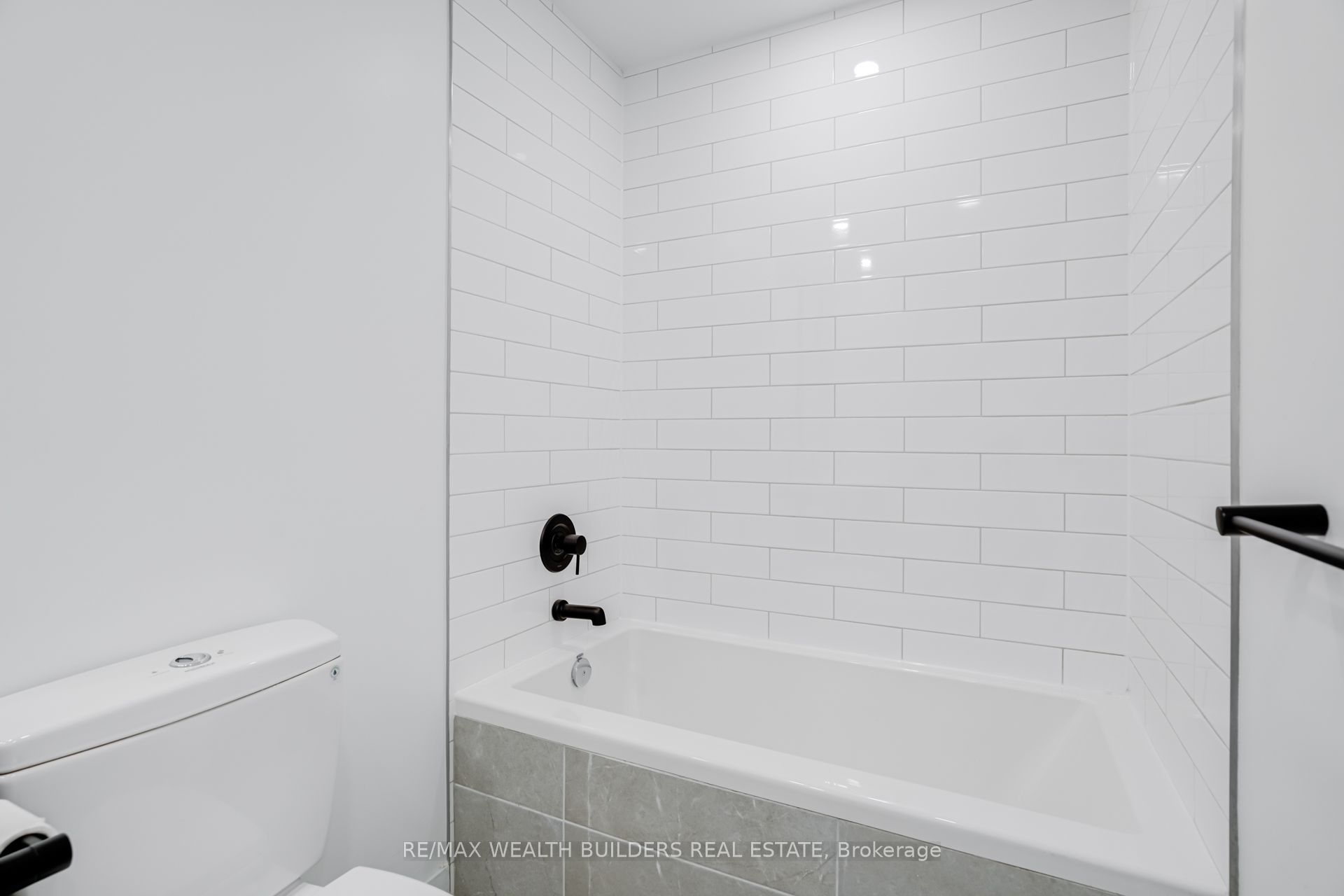 MLS #W12485598 image #18