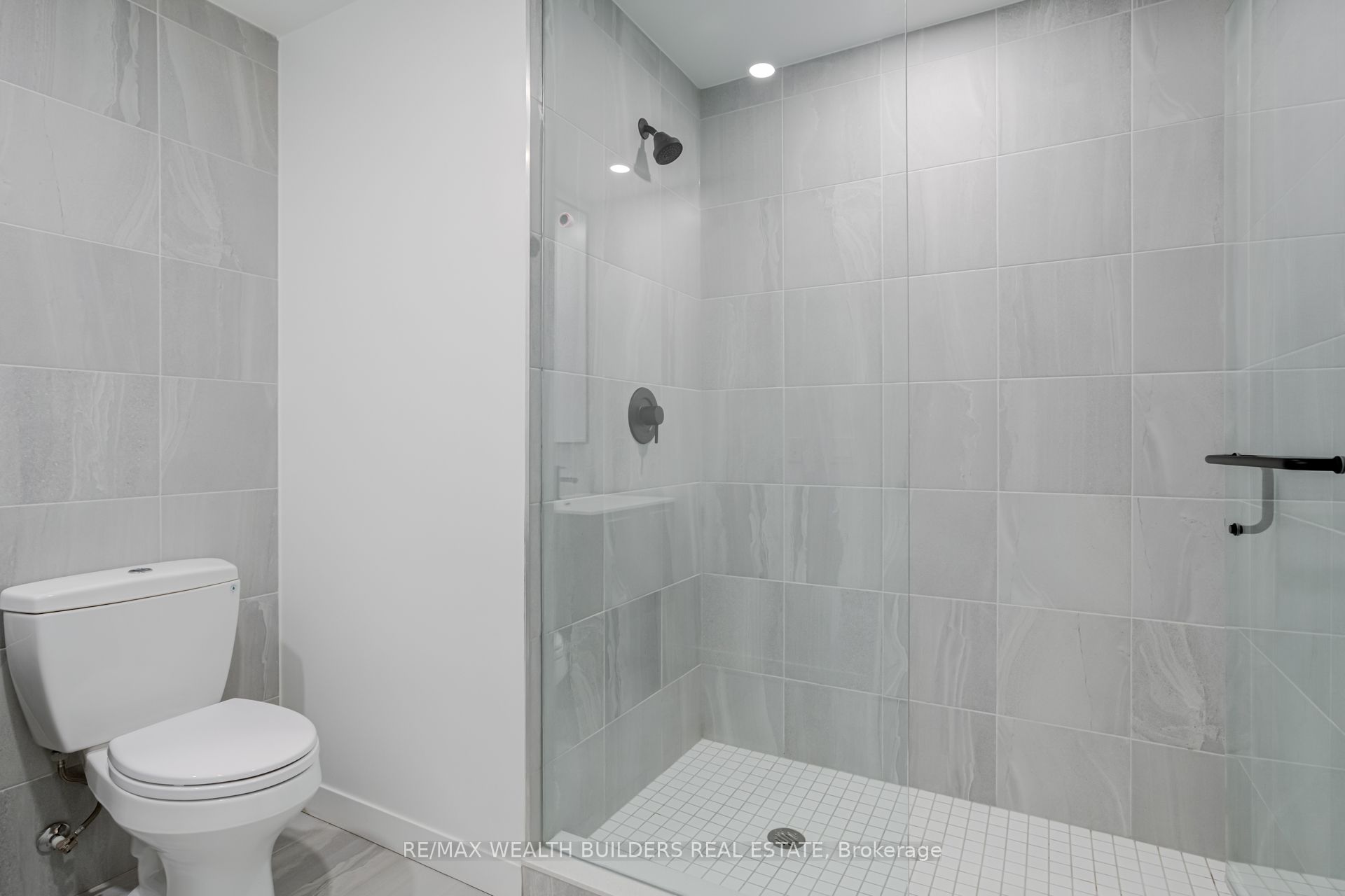 MLS #W12485598 image #24