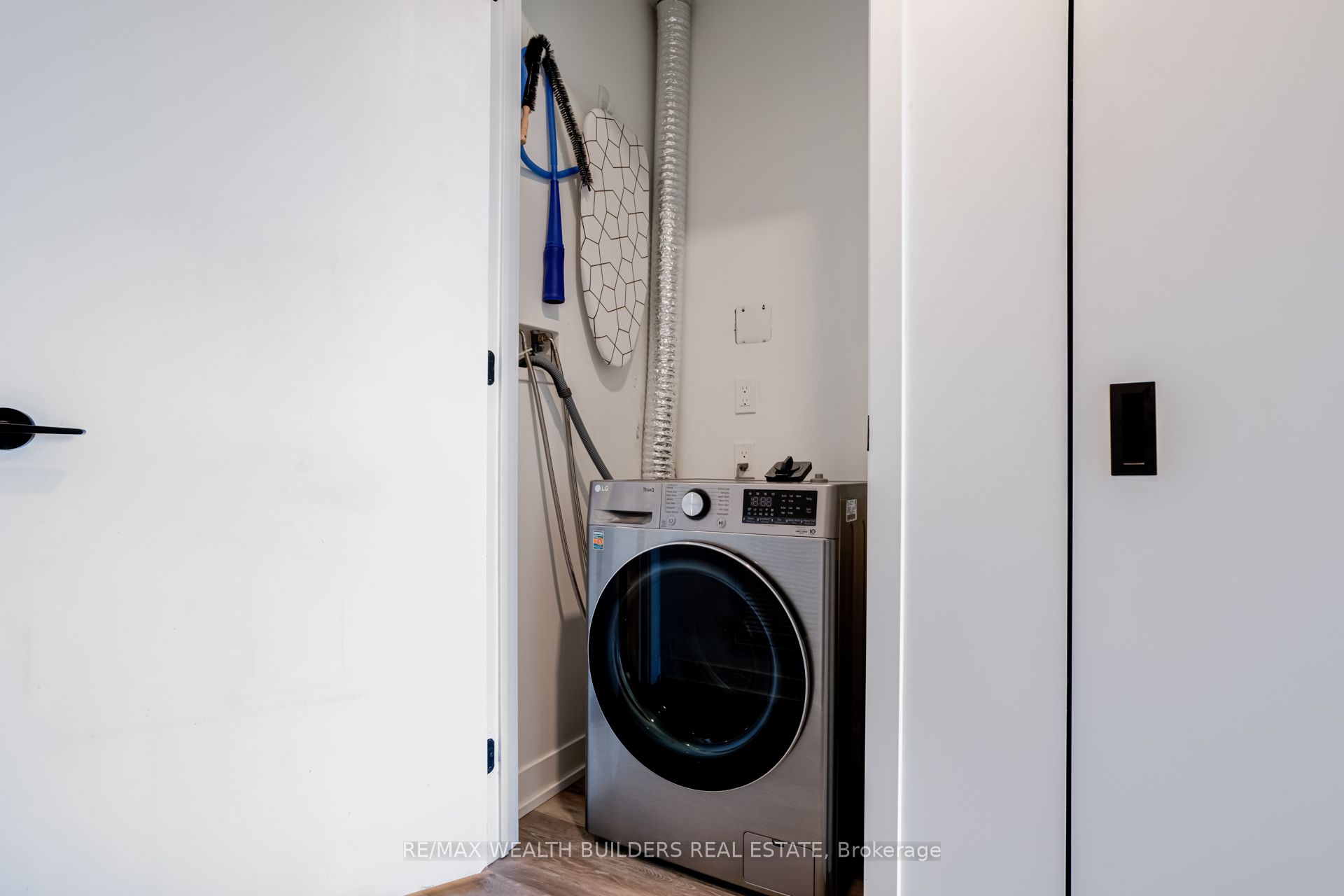 MLS #W12485598 image #25