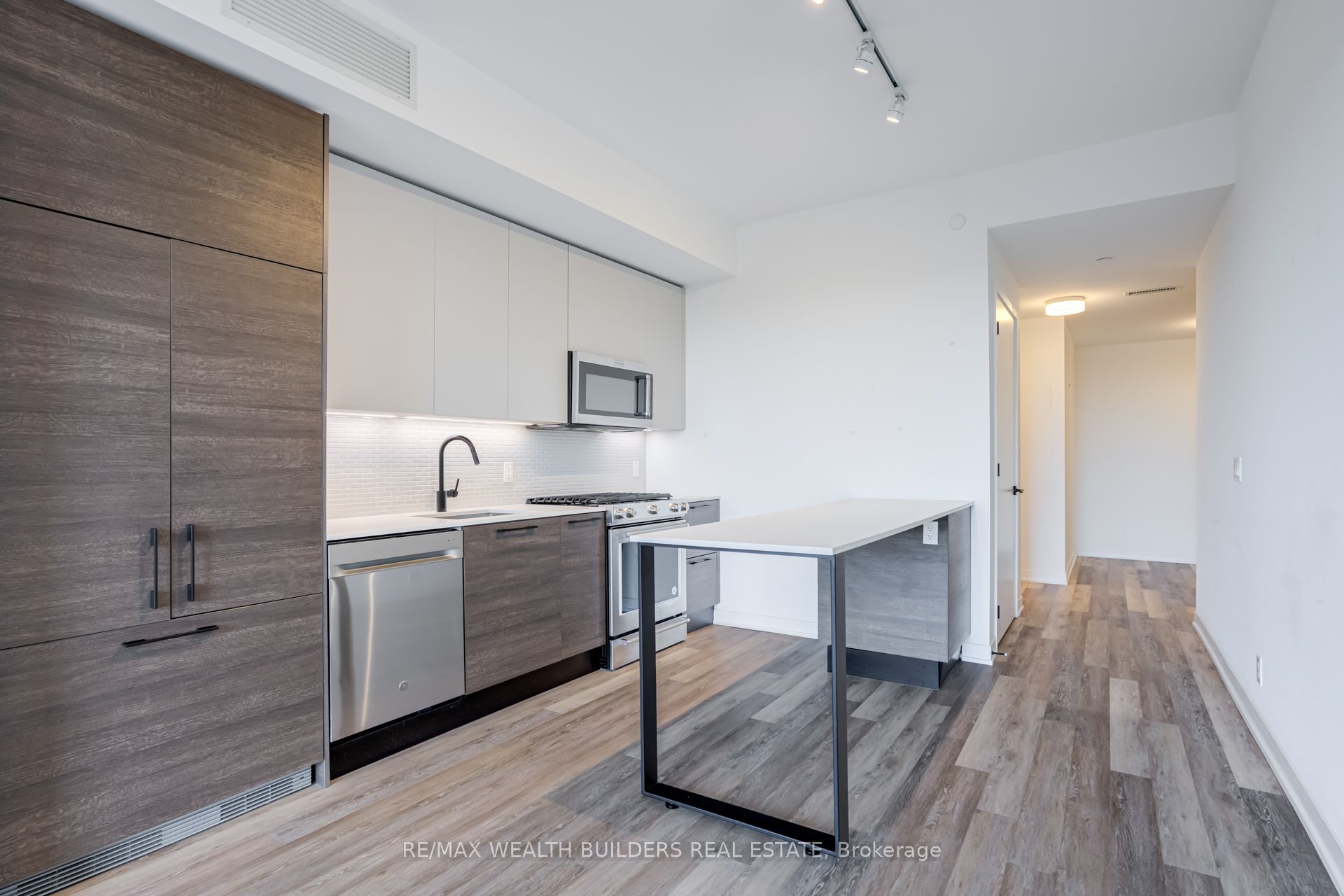 MLS #W12485598 image #6