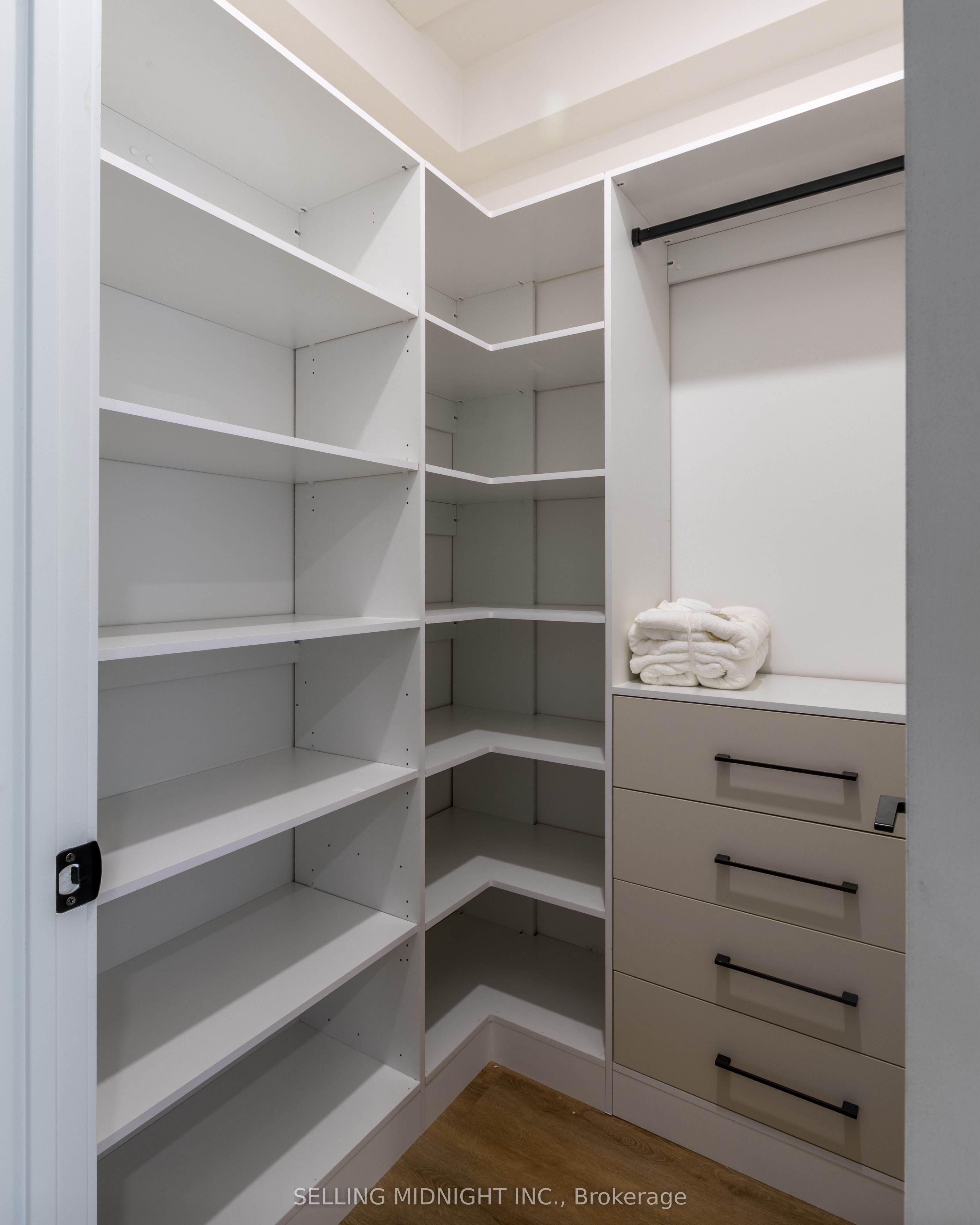 MLS #W12486300 image #7