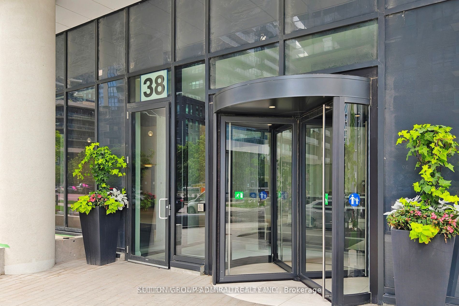 MLS #W12487196 image #1