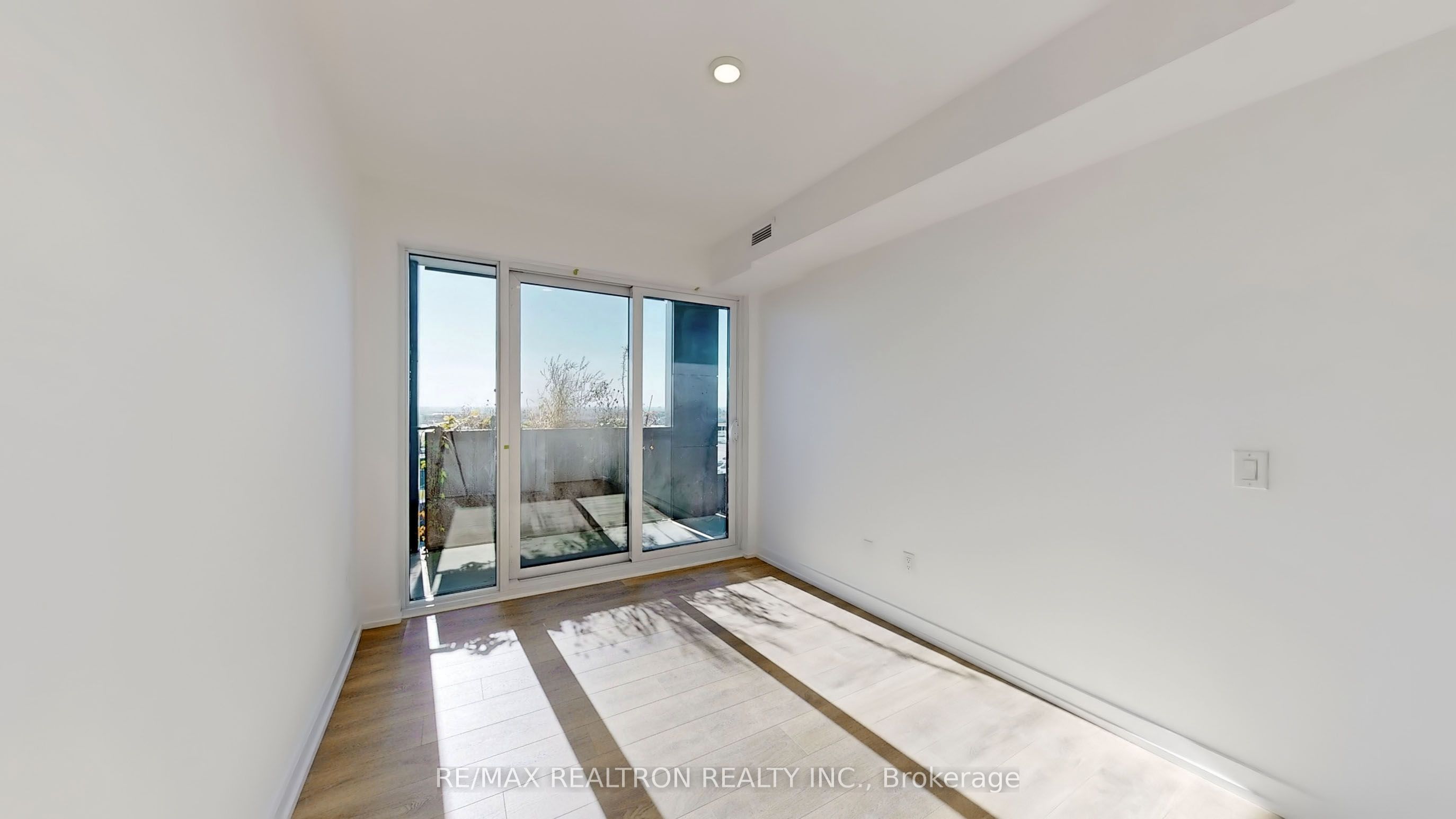 MLS #W12487446 image #16