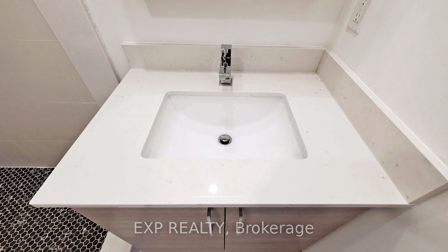 MLS #W12488076 image #16