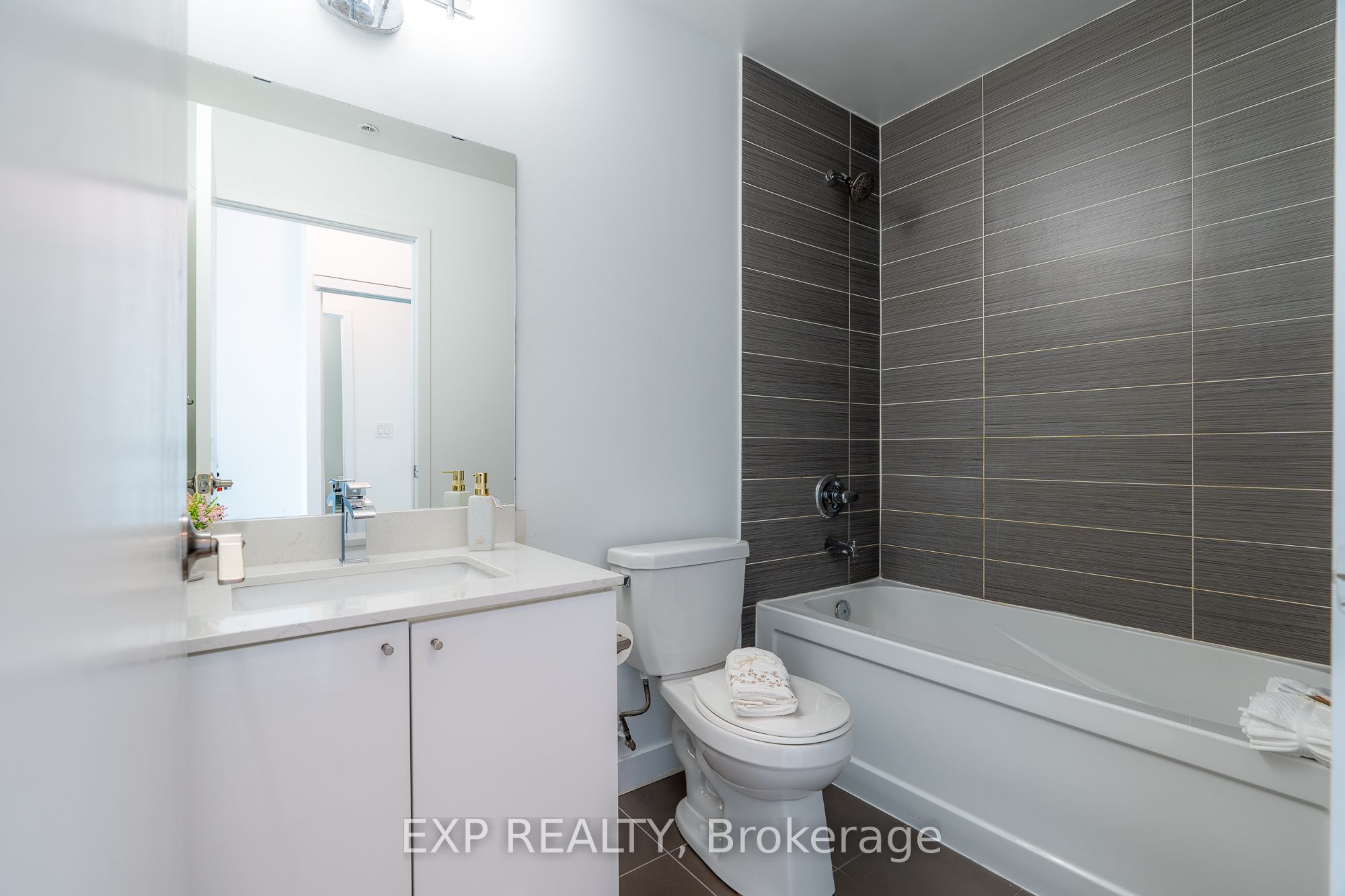 MLS #W12489216 image #13