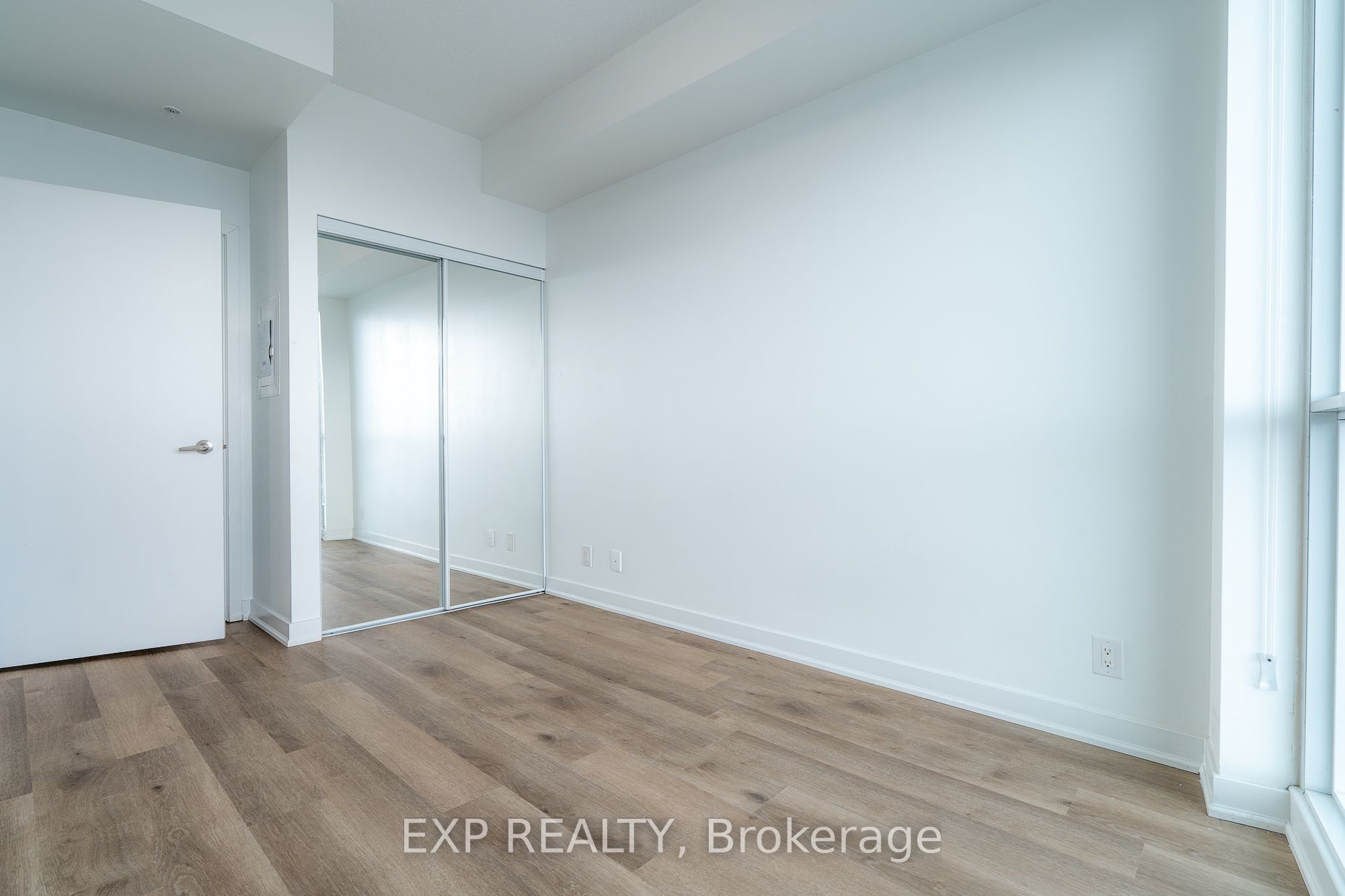 MLS #W12489216 image #14