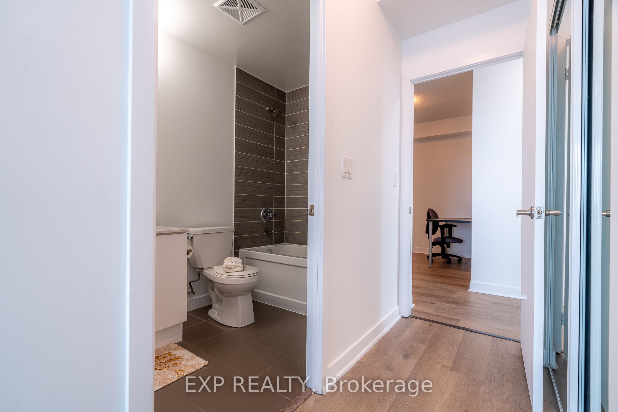 MLS #W12489216 image #15