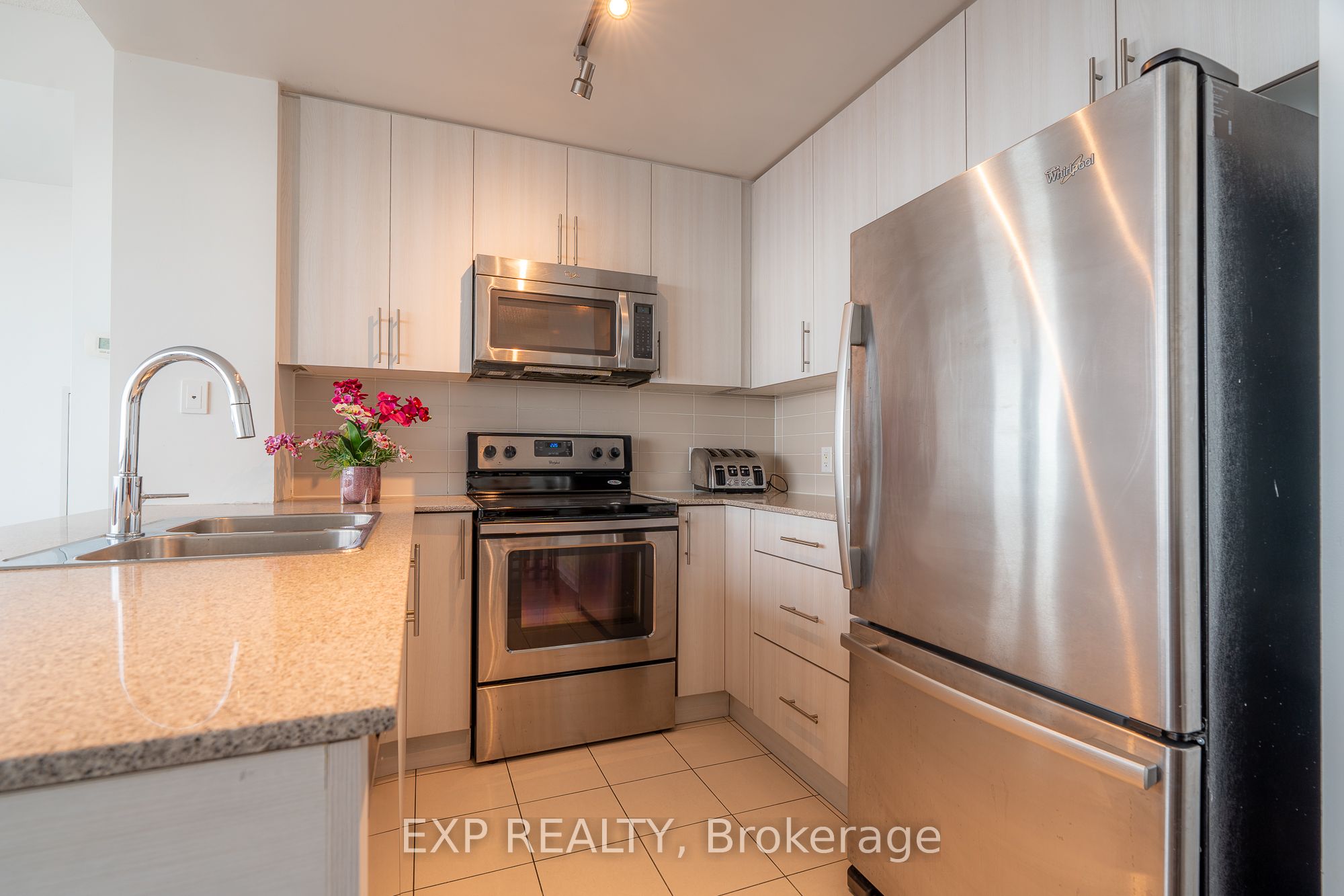 MLS #W12489216 image #6