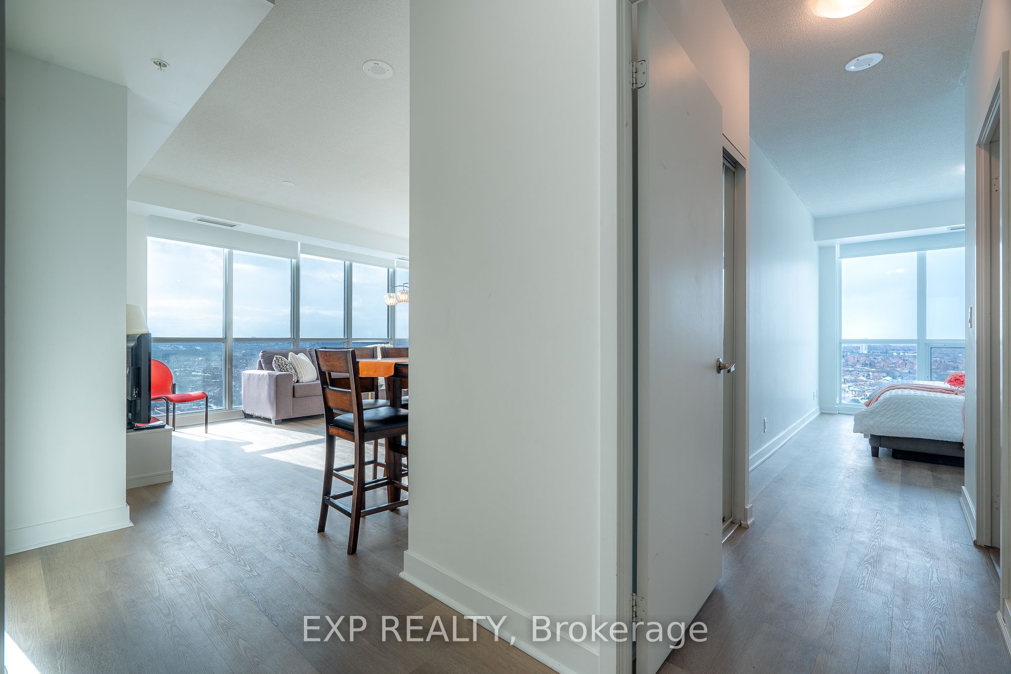 MLS #W12489216 image #9