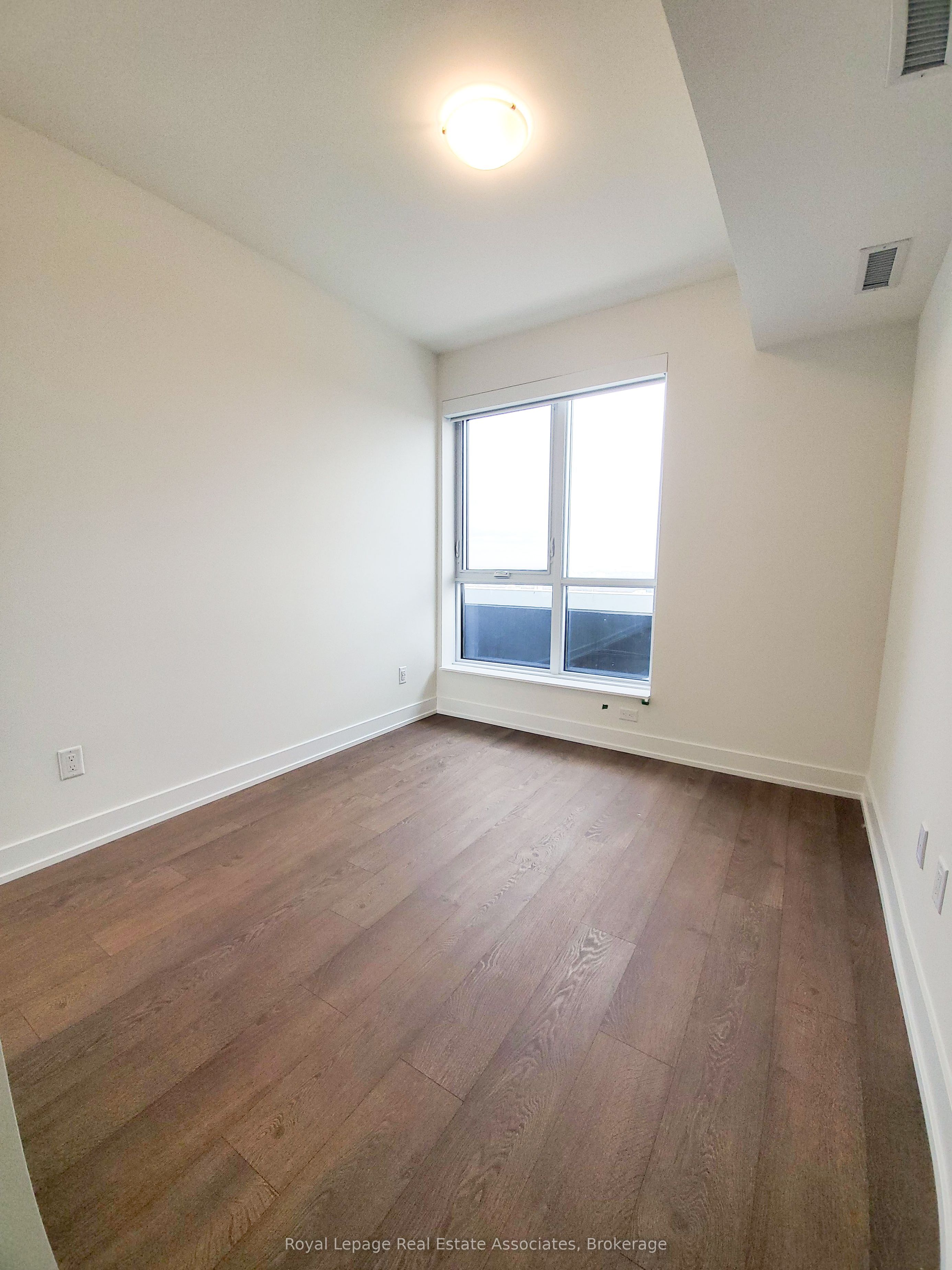 MLS #W12493622 image #4