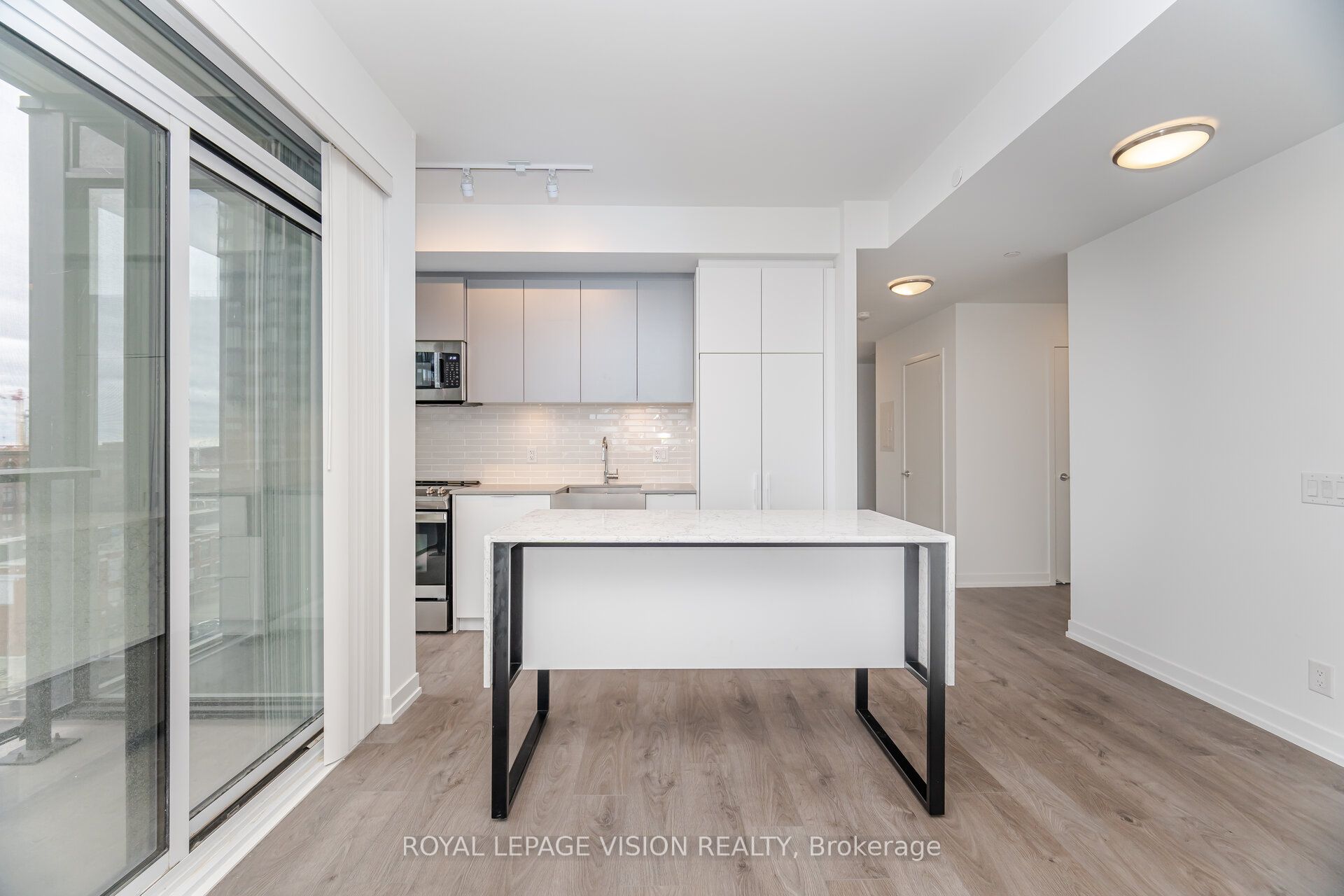 MLS #W12494208 image #10