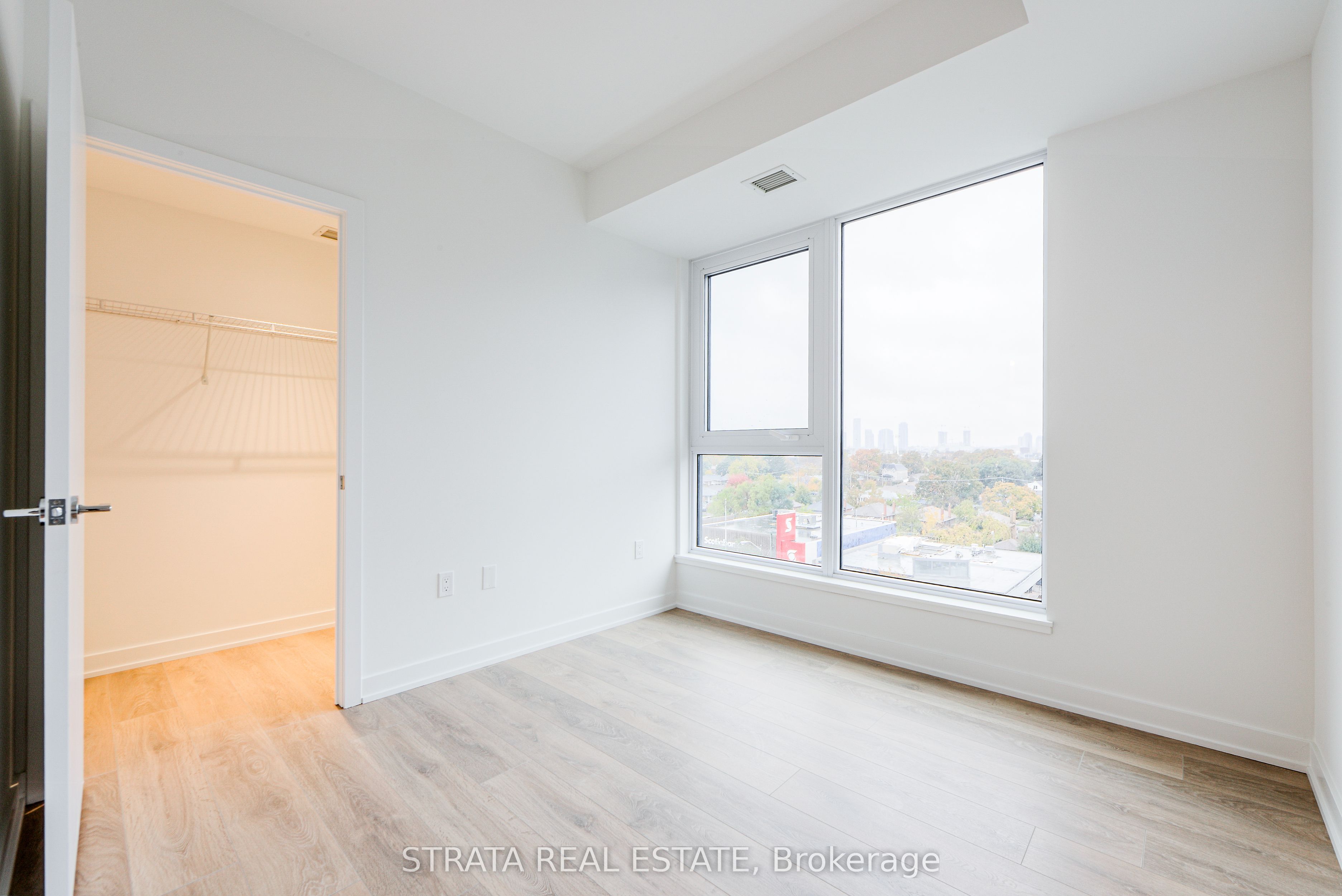 MLS #W12494406 image #16