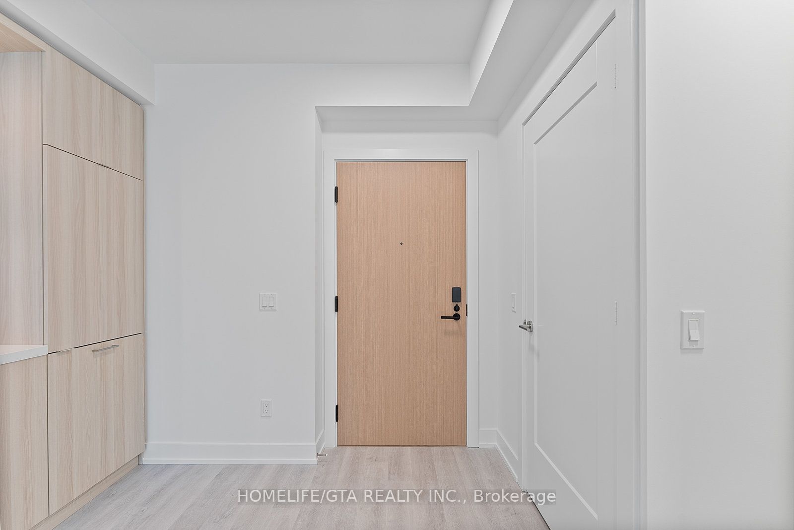 MLS #W12494536 image #2