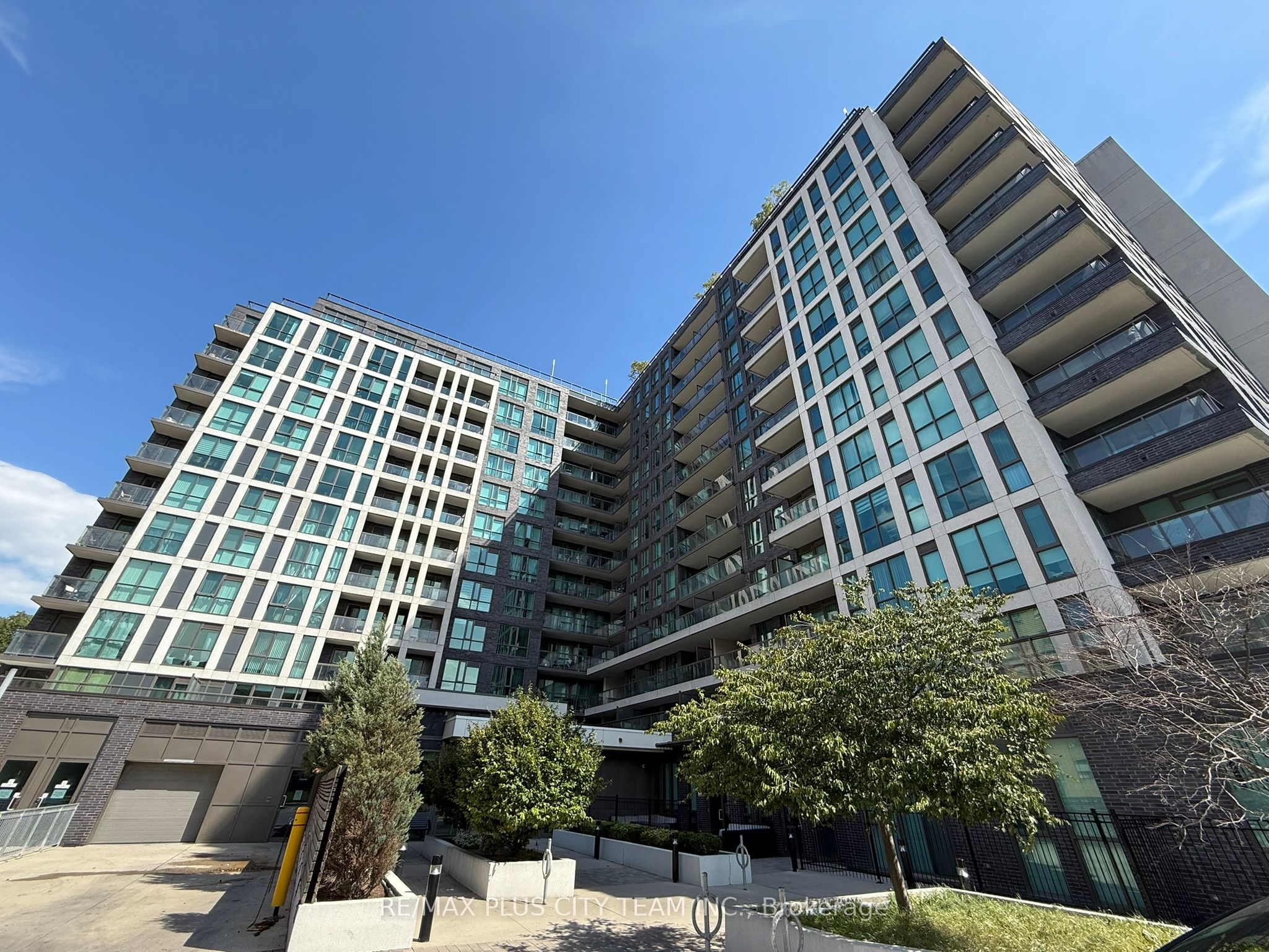 MLS #W12494730 image #0