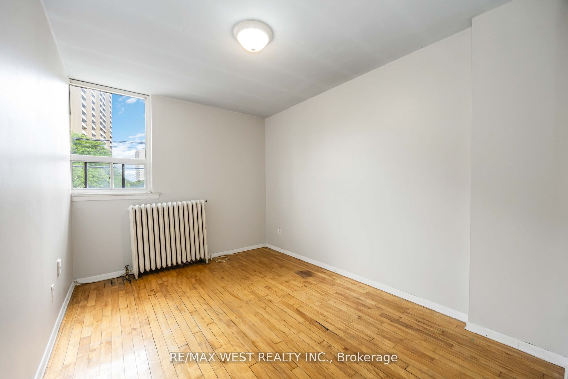 MLS #W12494888 image #8